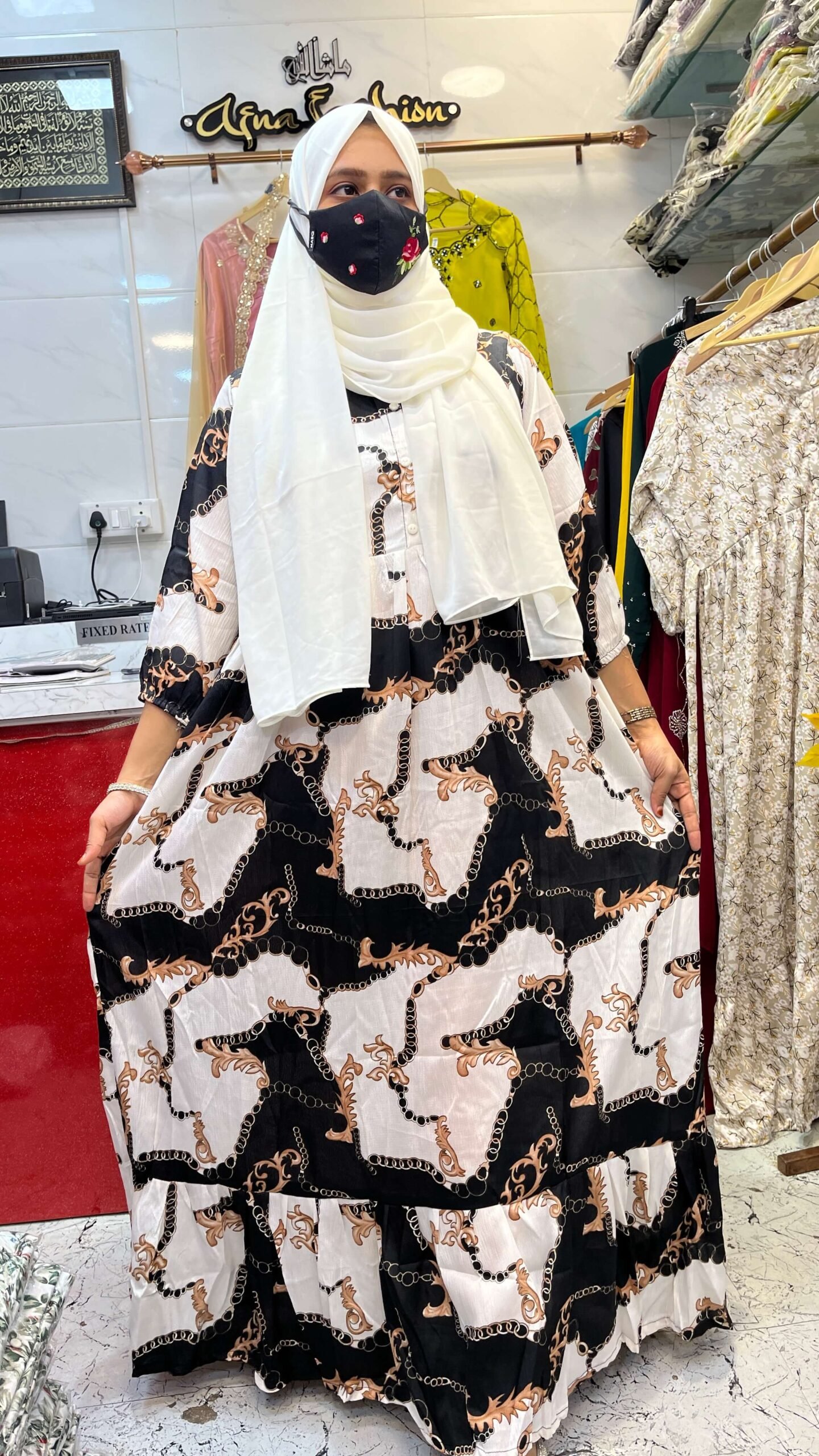 Elegant Chain PRINT BLACK