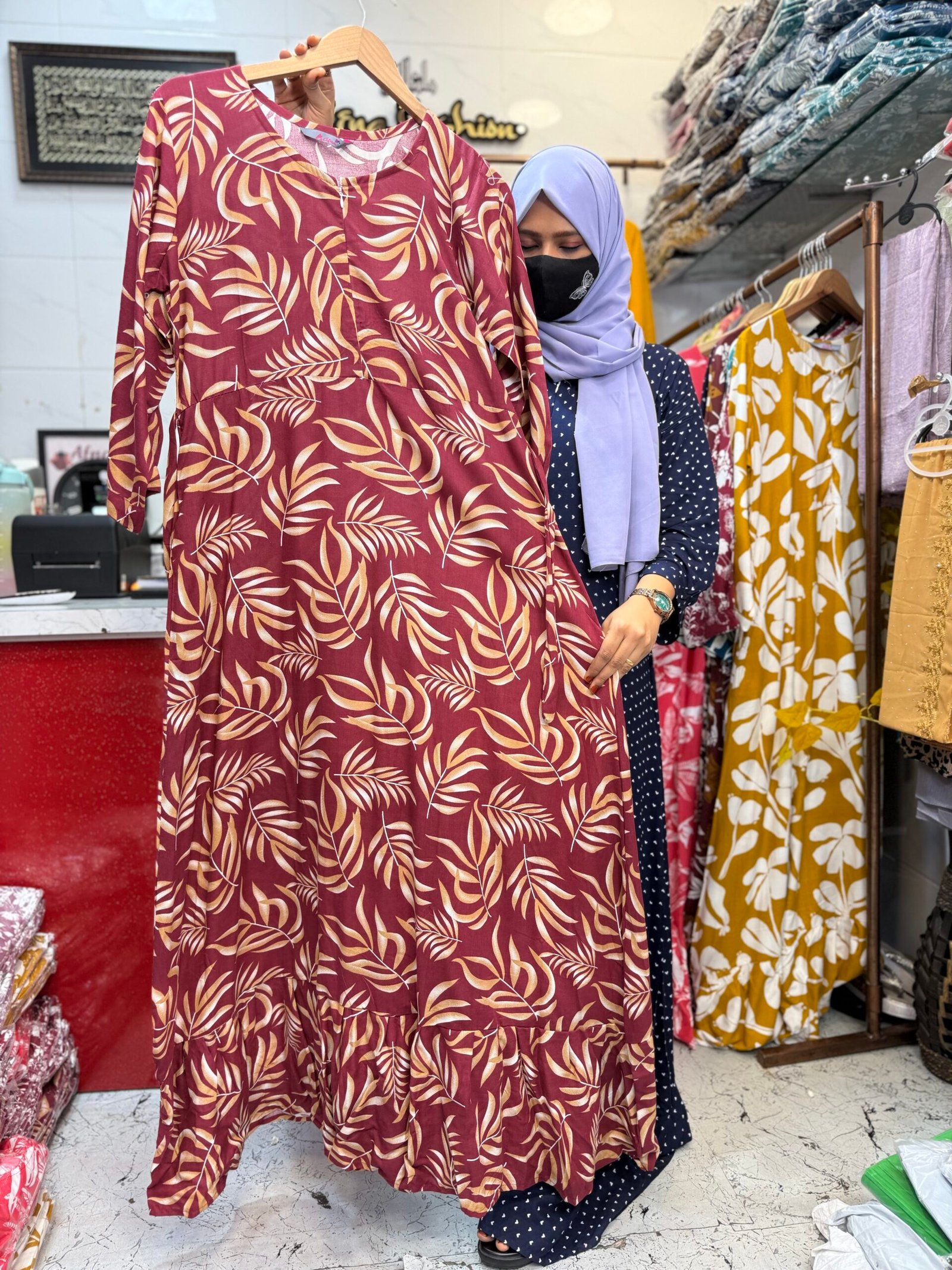 Rayon maxi red with golden leaf