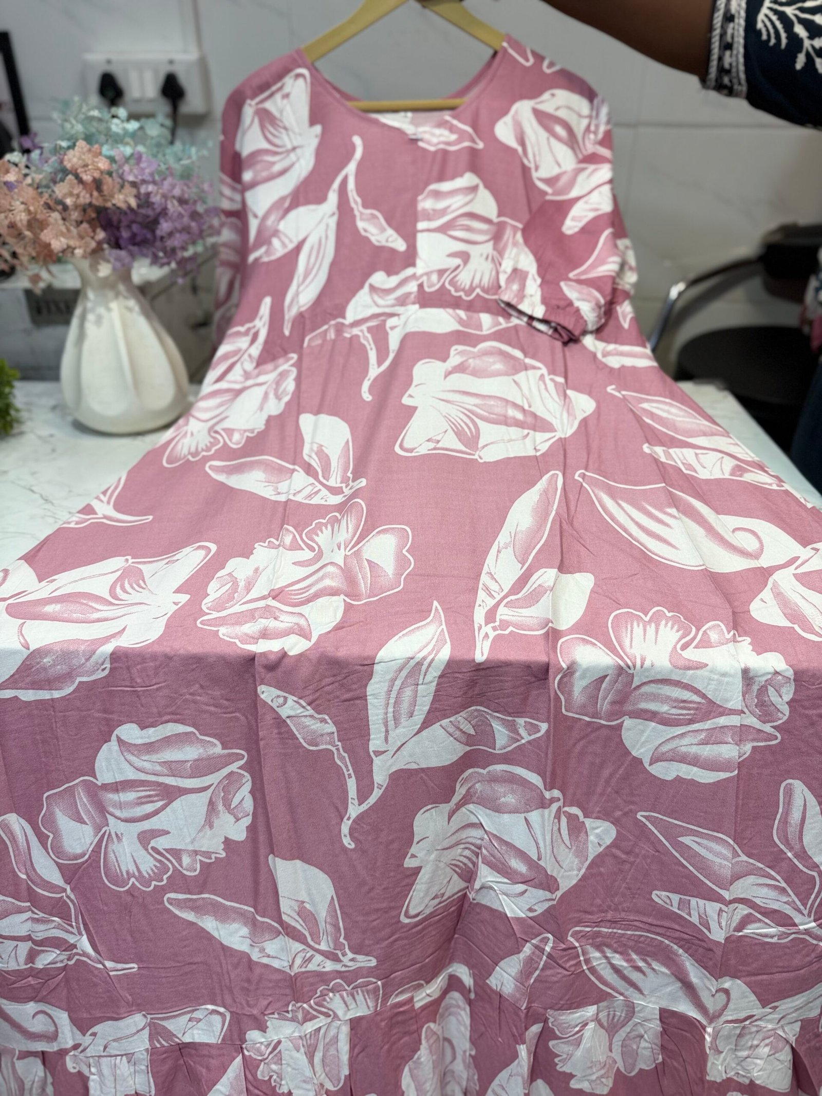 Rayon maxi lit pink with white floral